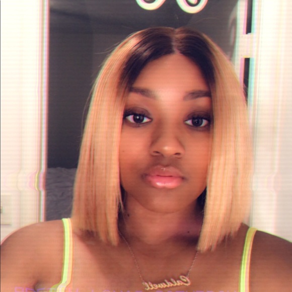 Meet your Posher, Alanis - Picture 1 of 1